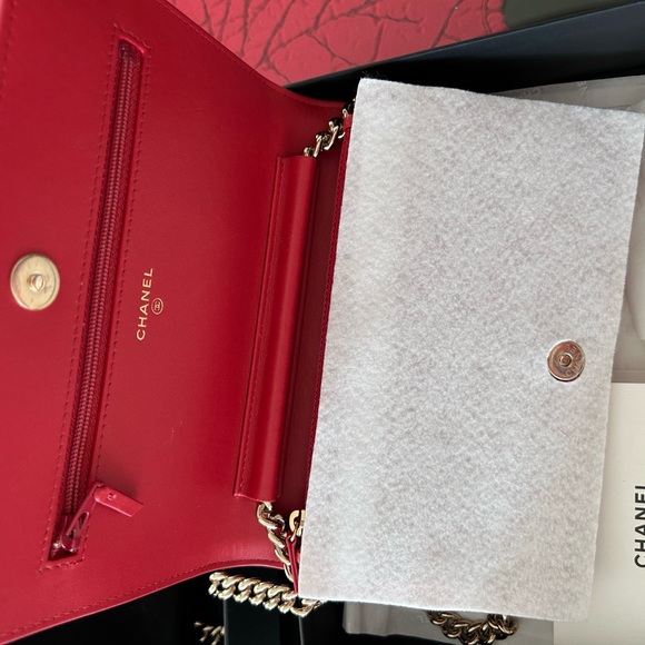 Chanel Boy WOC new condition - Picture 10 of 16